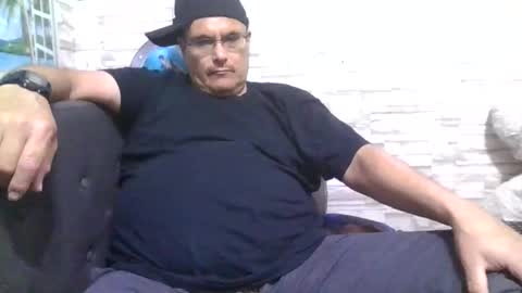 Snapshot of atr2424293280 chatting on 2, 3, 2026 A online show from 2, 3, 2026