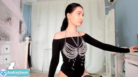 Mary online show from 12, 10, 2025