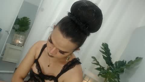 Snapshot of audreybitch22 chatting on 24, 10, 2025 Audrey online show from 24, 10, 2025