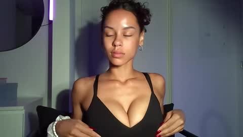 August online show from 1, 11, 2025