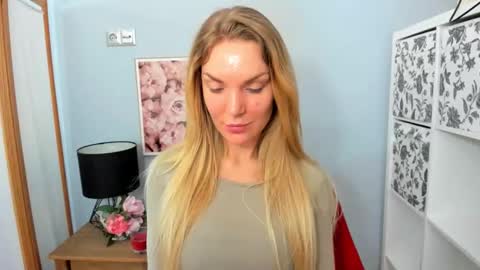 Snapshot of aullorasensual chatting on 16, 2, 2025 AulloraSensual online show from 16, 2, 2025