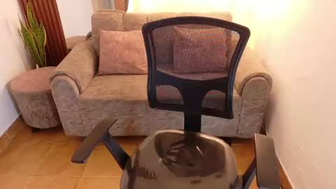Snapshot of aunty_milf0 chatting on 27, 5, 2026 aunty_milf0 online show from 27, 5, 2026