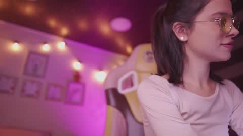 aura_rouss online show from 17, 12, 2025