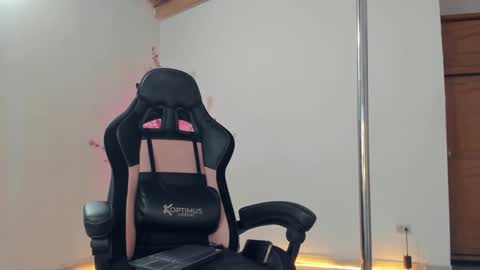 aura online show from 7, 1, 2025