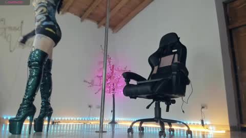 aura online show from 12, 3, 2025