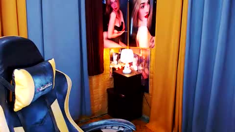Snapshot of aurakharisma_xx chatting on 11, 6, 2026 Miss awra online show from 11, 6, 2026