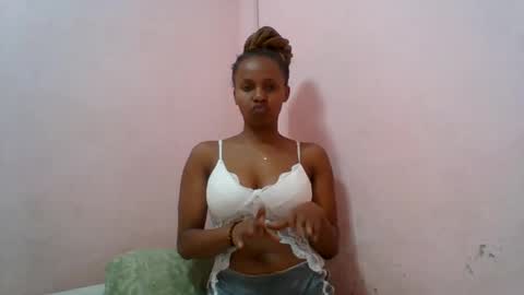 Snapshot of aurelia107 chatting on 7, 6, 2026 aurelia107 online show from 7, 6, 2026