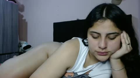 Snapshot of auroa_0785 chatting on 27, 6, 2026 auroa_0785 online show from 27, 6, 2026