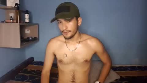 Snapshot of auron_merrow chatting on 27, 11, 2025 auron_merrow online show from 27, 11, 2025