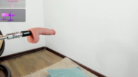 aurora_divine online show from 5, 1, 2025