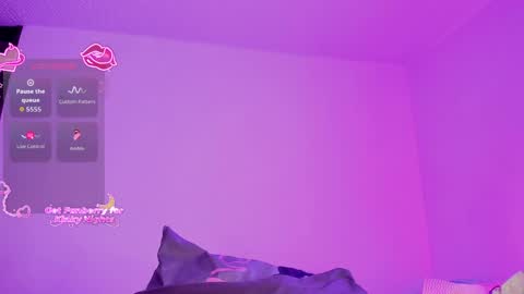 aurora_divine online show from 5, 4, 2026