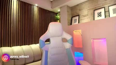 aurora_willow9 online show from 18, 12, 2025