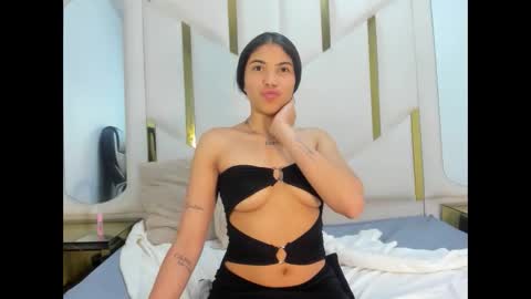 aurorahoney32 online show from 5, 5, 2026