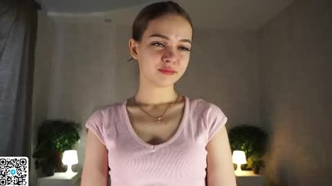 Snapshot of auroralowen chatting on 8, 6, 2026 Aurora online show from 8, 6, 2026