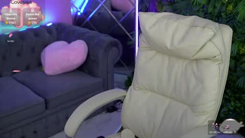Snapshot of auroramoree chatting on 8, 6, 2026 Aurora online show from 8, 6, 2026