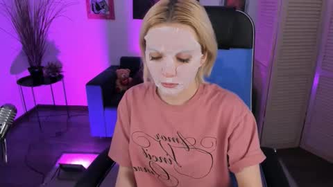 aurorawrenfield online show from 8, 1, 2026