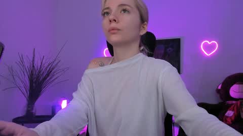 aurorawrenfield online show from 1, 4, 2026