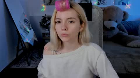 aurorawrenfield online show from 10, 4, 2026