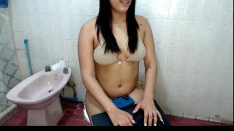Snapshot of auroraxx9931 chatting on 24, 10, 2025 aurora online show from 24, 10, 2025