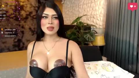 Snapshot of auspciouscharm chatting on 31, 7, 2026 K E L L Y online show from 31, 7, 2026