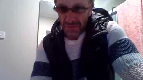 aussieguy59660 online show from 16, 9, 2025