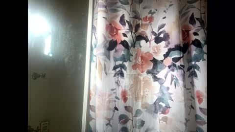 Snapshot of aussielovingxxx chatting on 5, 2, 2026 Milf4u online show from 5, 2, 2026