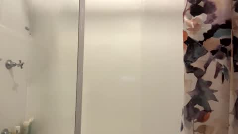 Snapshot of aussielovingxxx chatting on 9, 2, 2026 Milf4u online show from 9, 2, 2026