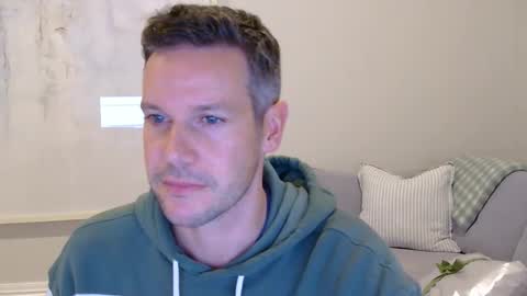Snapshot of aussiesurfer0000 chatting on 13, 5, 2026 aussiesurfer0000 online show from 13, 5, 2026