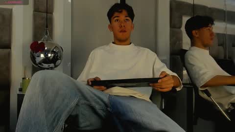 austinreeds online show from 23, 3, 2026