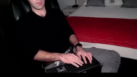 australopithas online show from 26, 10, 2025