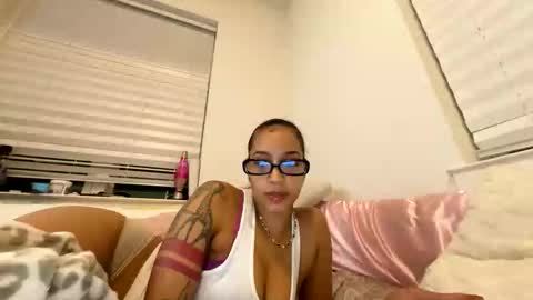 autumnnallure online show from 5, 12, 2025