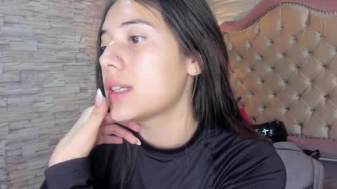 Snapshot of ava_broown chatting on 22, 1, 2025 online show from 22, 1, 2025