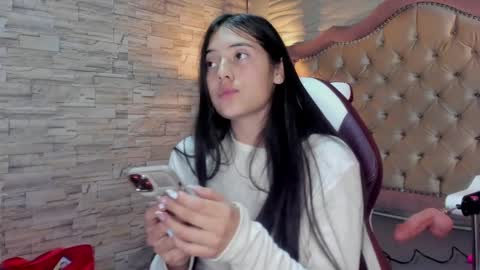 Snapshot of ava_broown chatting on 28, 1, 2025 online show from 28, 1, 2025