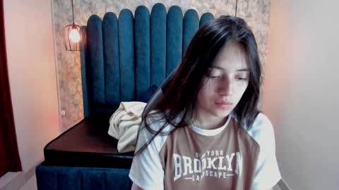 Snapshot of ava_broown chatting on 1, 3, 2025 online show from 1, 3, 2025