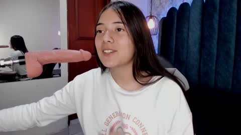 Snapshot of ava_broown chatting on 2, 3, 2025 online show from 2, 3, 2025