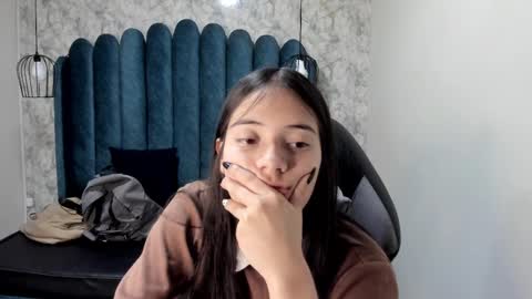 Snapshot of ava_broown chatting on 6, 3, 2025 online show from 6, 3, 2025