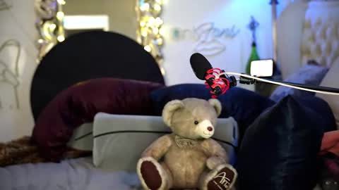 AvalonnFoxx online show from 17, 12, 2025