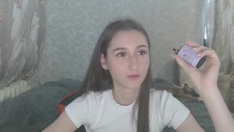 Snapshot of ave_costly chatting on 26, 11, 2025 ave_costly online show from 26, 11, 2025