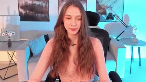 Snapshot of aveangela chatting on 5, 1, 2025 Avie online show from 5, 1, 2025