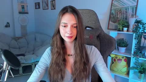 Snapshot of aveangela chatting on 8, 1, 2025 Avie online show from 8, 1, 2025