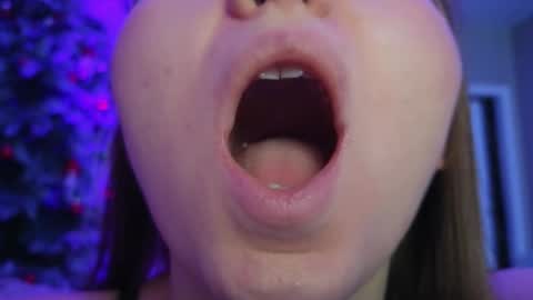 Snapshot of avgustina_love chatting on 20, 5, 2026 avgustina_love online show from 20, 5, 2026