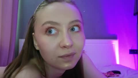 Snapshot of avgustina_love chatting on 28, 5, 2026 avgustina_love online show from 28, 5, 2026