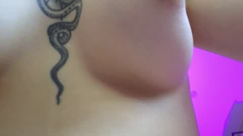 Snapshot of avgustina_love chatting on 4, 7, 2026 avgustina_love online show from 4, 7, 2026