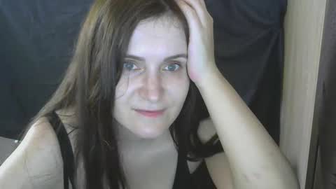 Snapshot of avialenne chatting on 15, 5, 2026 avialenne online show from 15, 5, 2026