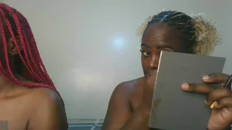 Snapshot of avian_babe1 chatting on 14, 7, 2026 avian_babe1 online show from 14, 7, 2026