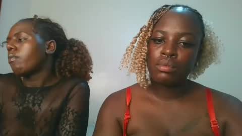 Snapshot of avian_babe1 chatting on 18, 7, 2026 avian_babe1 online show from 18, 7, 2026