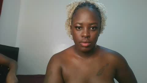 Snapshot of avian_babe1 chatting on 25, 7, 2026 avian_babe1 online show from 25, 7, 2026