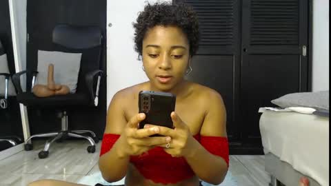 Snapshot of avis_lara chatting on 30, 4, 2026 AVIS online show from 30, 4, 2026