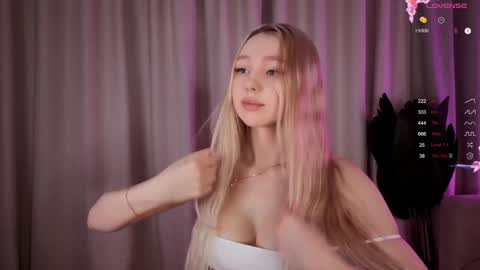 Avrora online show from 1, 12, 2025