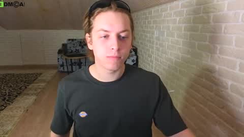 Snapshot of axaxax0axax chatting on 7, 3, 2025 TravisScott online show from 7, 3, 2025